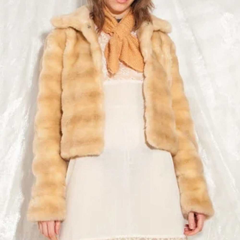 🍒SISLEY🍒 VINTAGE FAUX FUR CROPPED TEDDY COAT